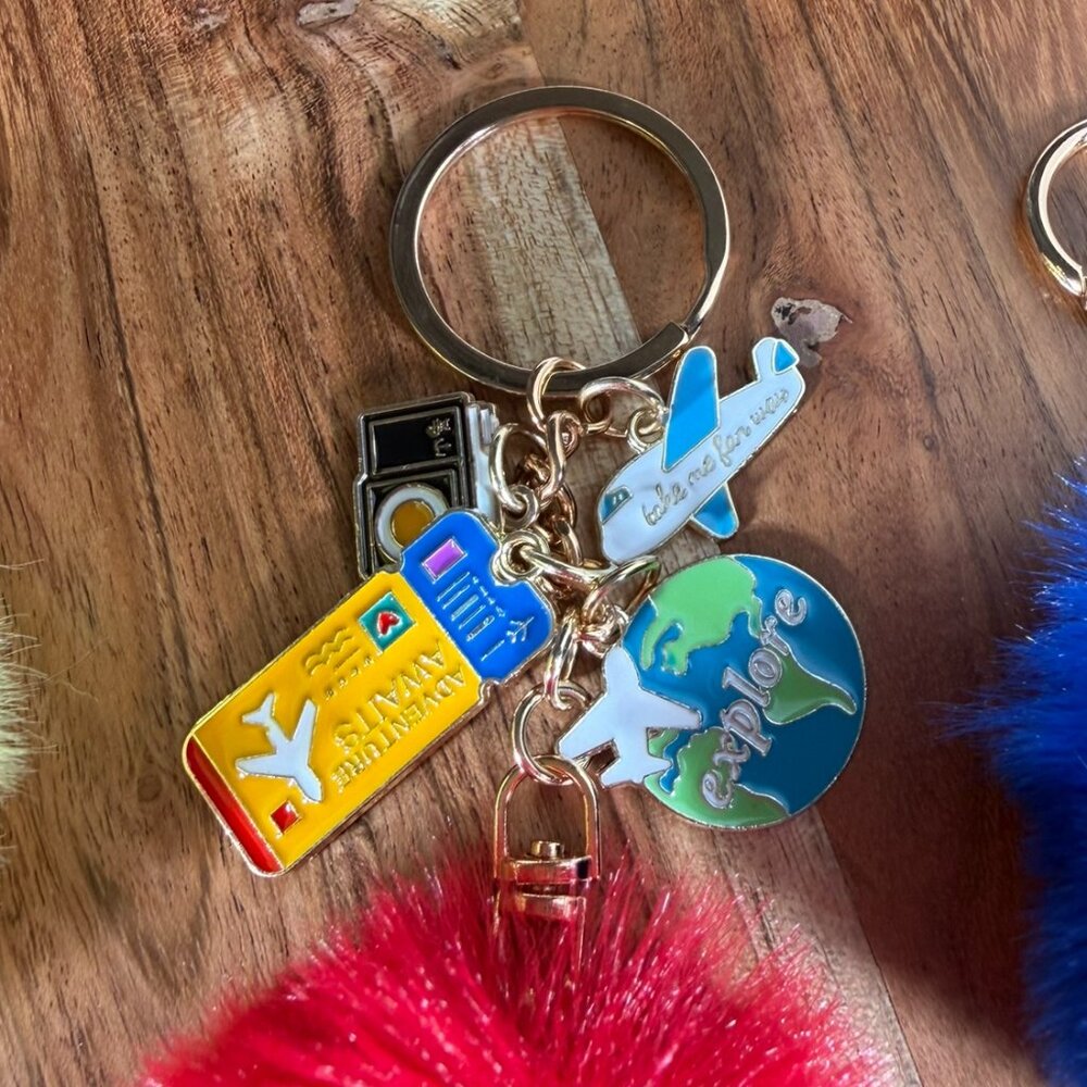 Southwest Airlines - Inspired Scarf & Bag Charm Set – Crew Bag Accessory - Picture 4 of 11